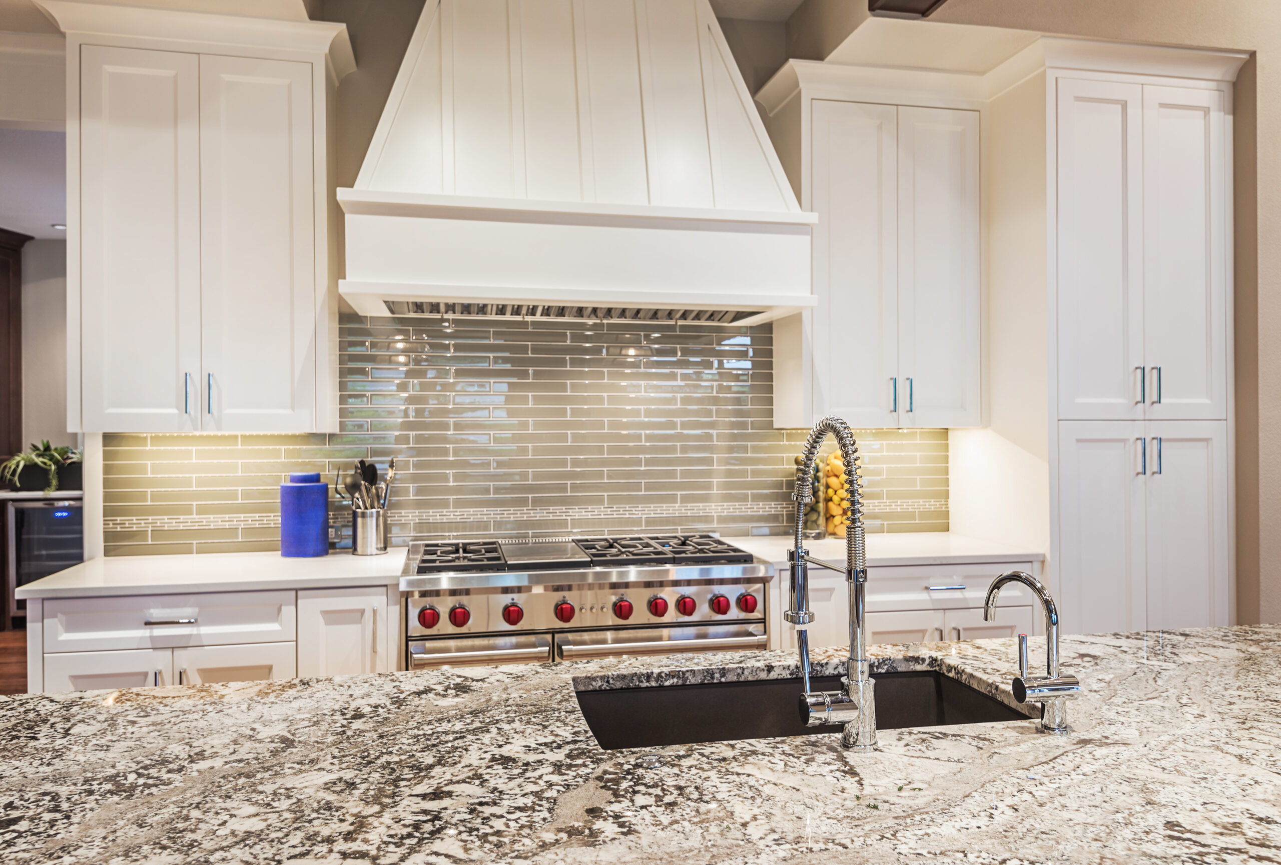 Range and backsplash detail
