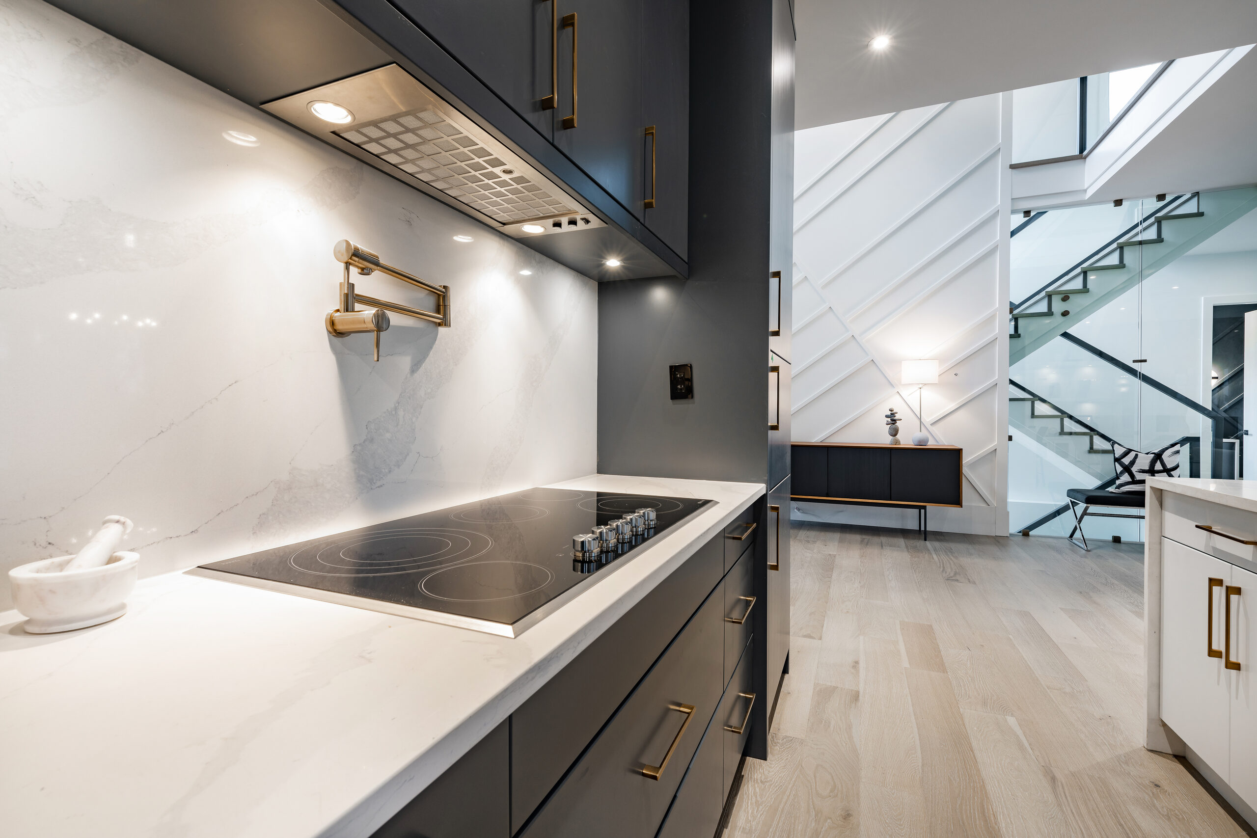 Kitchen cooktop