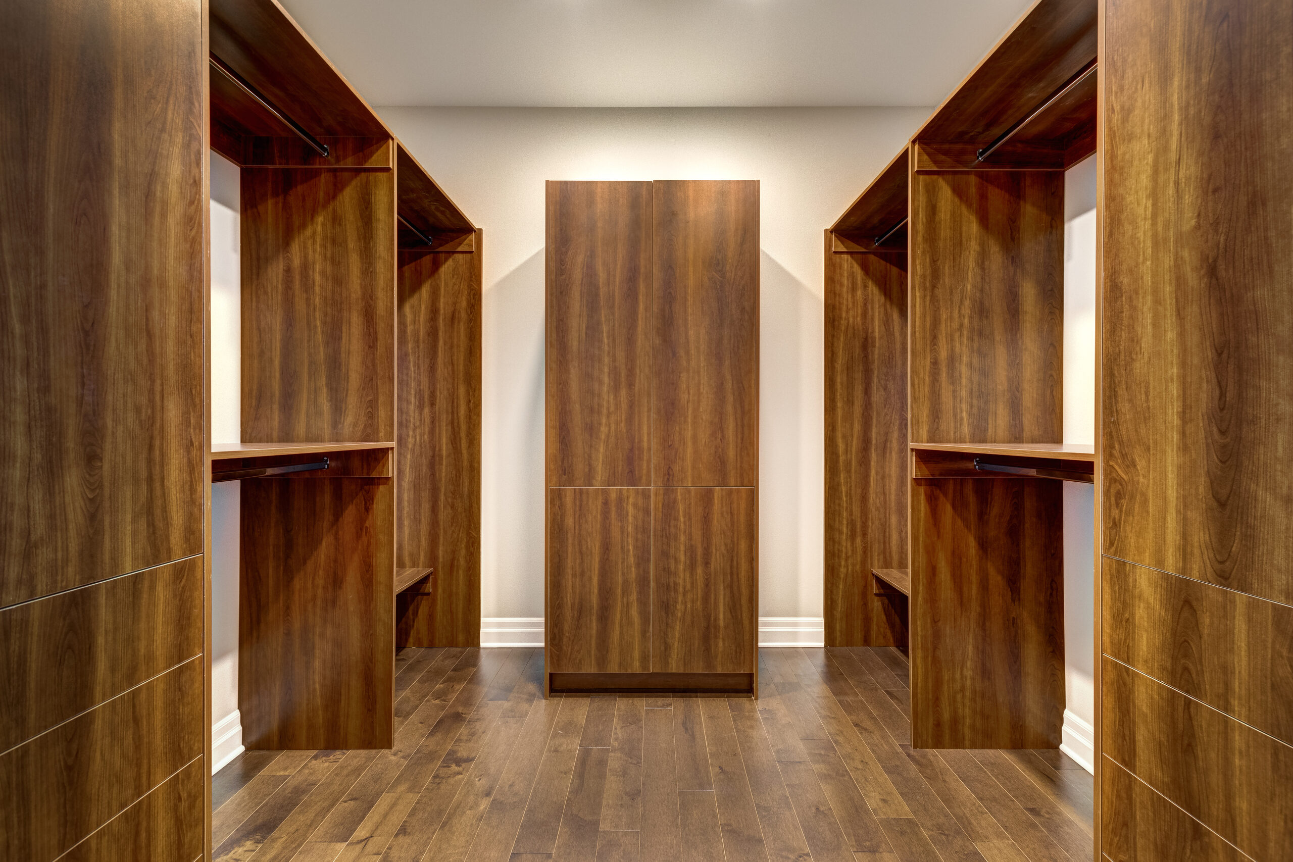 Walk-in closet